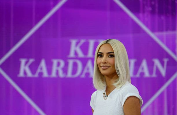 Kim Kardashian fez cirurgia plástica?