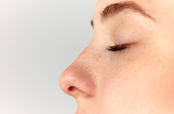 Rinoplastia: Riscos e Benefícios para uma Transformação Nasal com Segurança