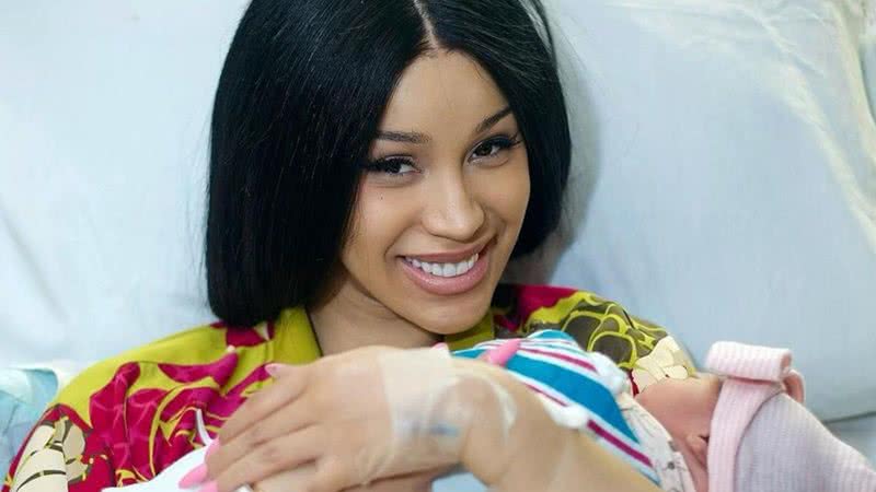 Cardi B acaba de revelar se ela realmente fez cirurgia plástica novamente após o bebê nº 3