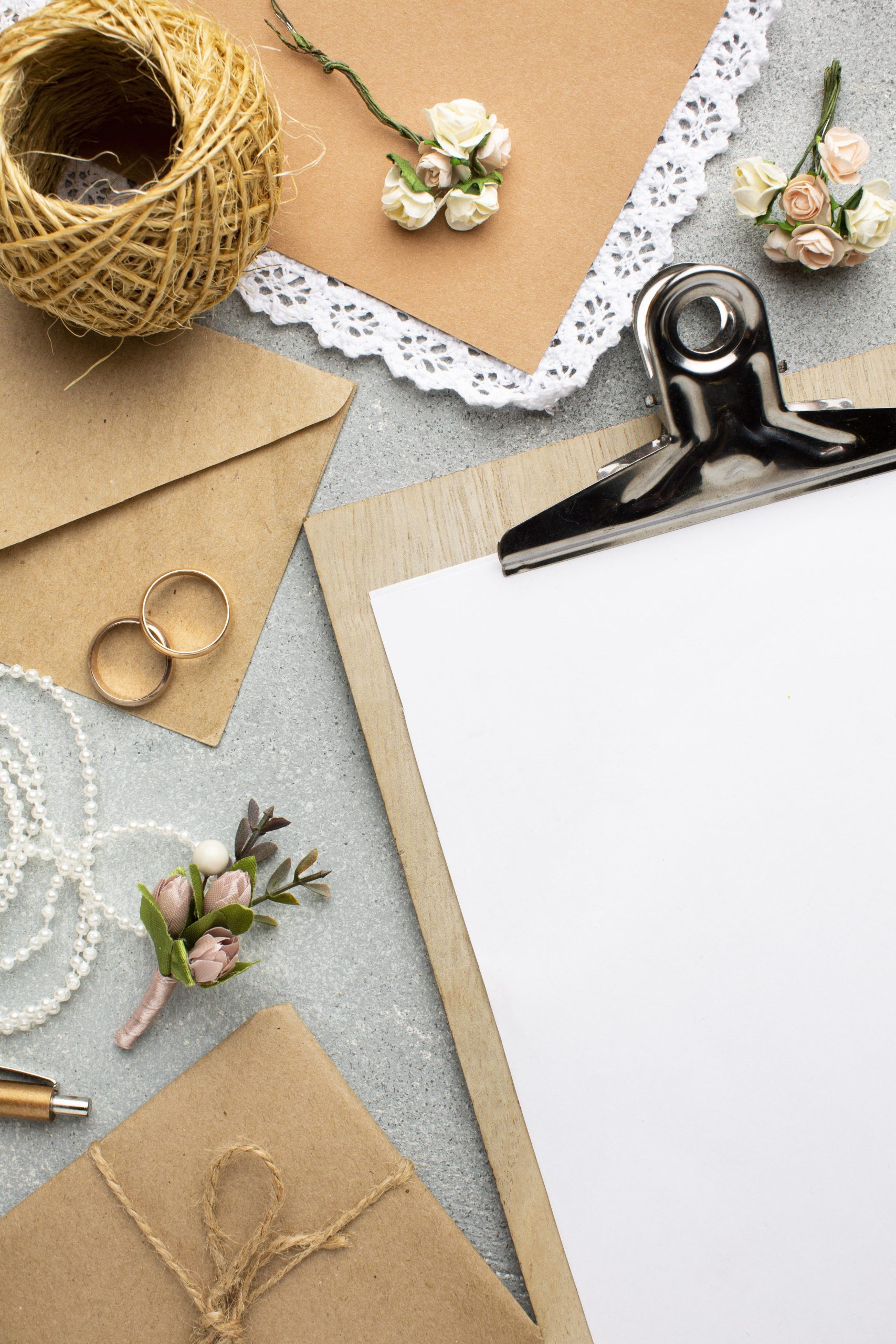 A Ciência do Convite: Como a Papelaria Personalizada Molda a Percepção do Seu Evento